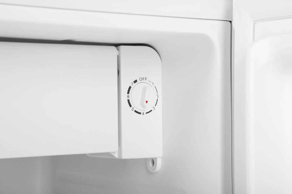 Мини-холодильник Hyundai CO05041H (белый) Мини-холодильник Hyundai CO05041H (белый)