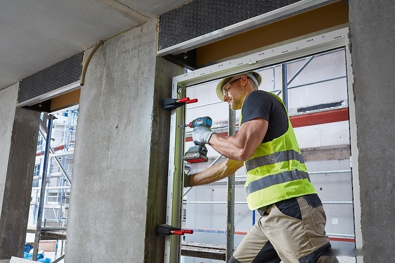 Ударный гайковерт Bosch GDX 18V-200 C Professional 0615990L00 (с 2-мя АКБ, кейс) Ударный гайковерт Bosch GDX 18V-200 C Professional 0615990L00 (с 2-мя АКБ, кейс)