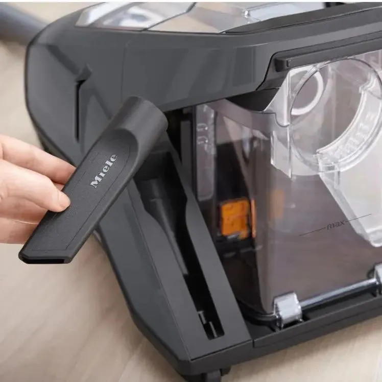 Пылесос Miele Blizzard CX1 PowerLine SKRF5 (графит/черный) Пылесос Miele Blizzard CX1 PowerLine SKRF5 (графит/черный)