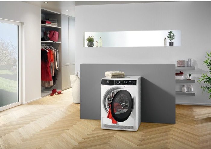 Сушильная машина Electrolux EW8HR258B