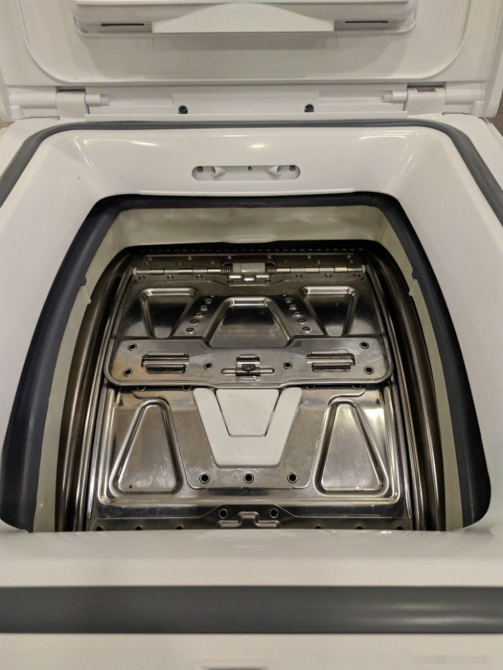 Стиральная машина Kraft TCH-UMD8304W Стиральная машина Kraft TCH-UMD8304W