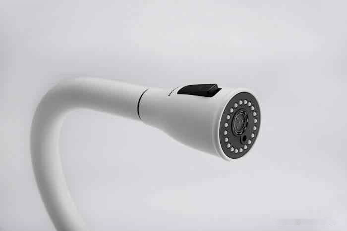 Смеситель Paulmark Lange La214212-431 (белый матовый) Смеситель Paulmark Lange La214212-431 (белый матовый)