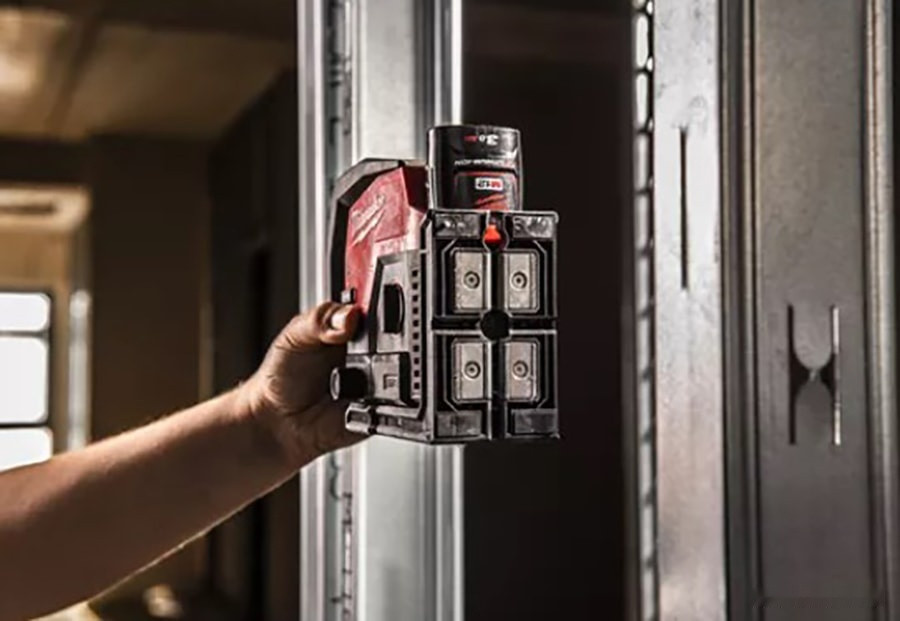 Лазерный нивелир Milwaukee M12 CLLP-0C 4933478101 Лазерный нивелир Milwaukee M12 CLLP-0C 4933478101