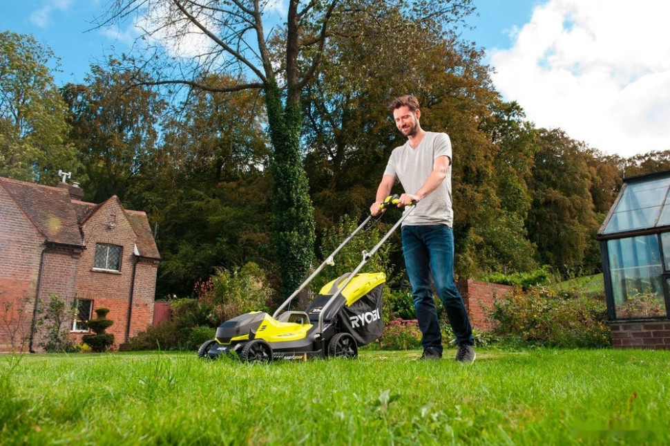 Газонокосилка Ryobi RLM18X33B-40 (с АКБ 4 Ah)