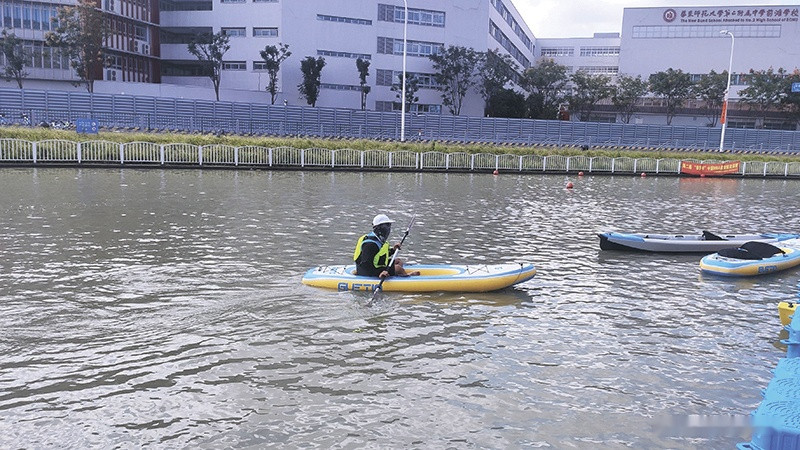Надувная лодка GUETIO GT305KAY Inflatable Single Seat Fishing Kayak Надувная лодка GUETIO GT305KAY Inflatable Single Seat Fishing Kayak