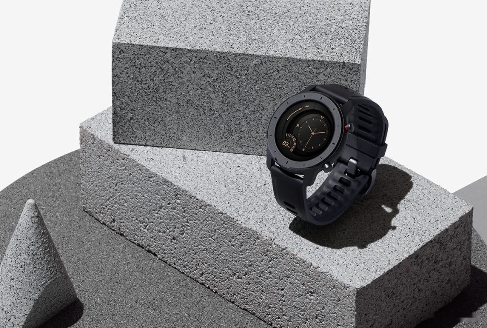 Умные часы Amazfit GTR 42мм (звездный черный)