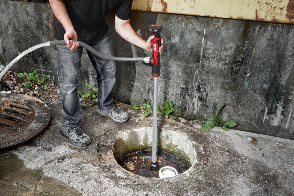 Дренажный насос Milwaukee M12 BSWP-601 4933479640 (с 1-им АКБ)