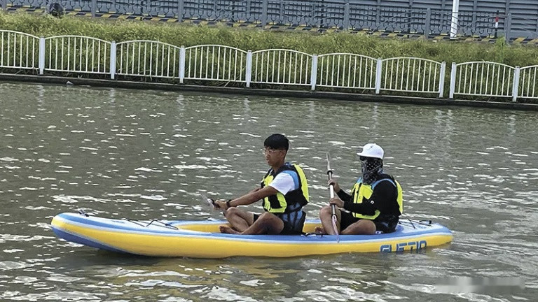 Надувная лодка GUETIO GT380KAY Inflatable Double Seat Adventuring Kayak Надувная лодка GUETIO GT380KAY Inflatable Double Seat Adventuring Kayak