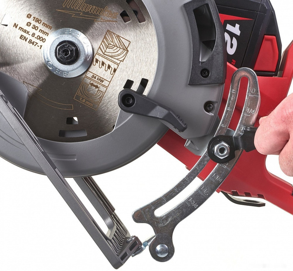 Дисковая (циркулярная) пила Milwaukee Fuel M18 FCSRH66-0 (без АКБ) Дисковая (циркулярная) пила Milwaukee Fuel M18 FCSRH66-0 (без АКБ)