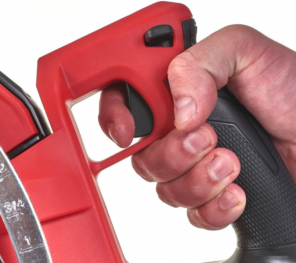 Дисковая (циркулярная) пила Milwaukee Fuel M18 FCSRH66-0 (без АКБ) Дисковая (циркулярная) пила Milwaukee Fuel M18 FCSRH66-0 (без АКБ)