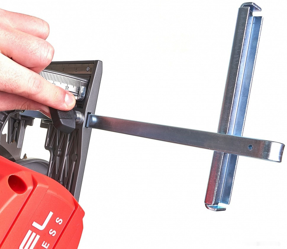 Дисковая (циркулярная) пила Milwaukee Fuel M18 FCSRH66-0 (без АКБ) Дисковая (циркулярная) пила Milwaukee Fuel M18 FCSRH66-0 (без АКБ)