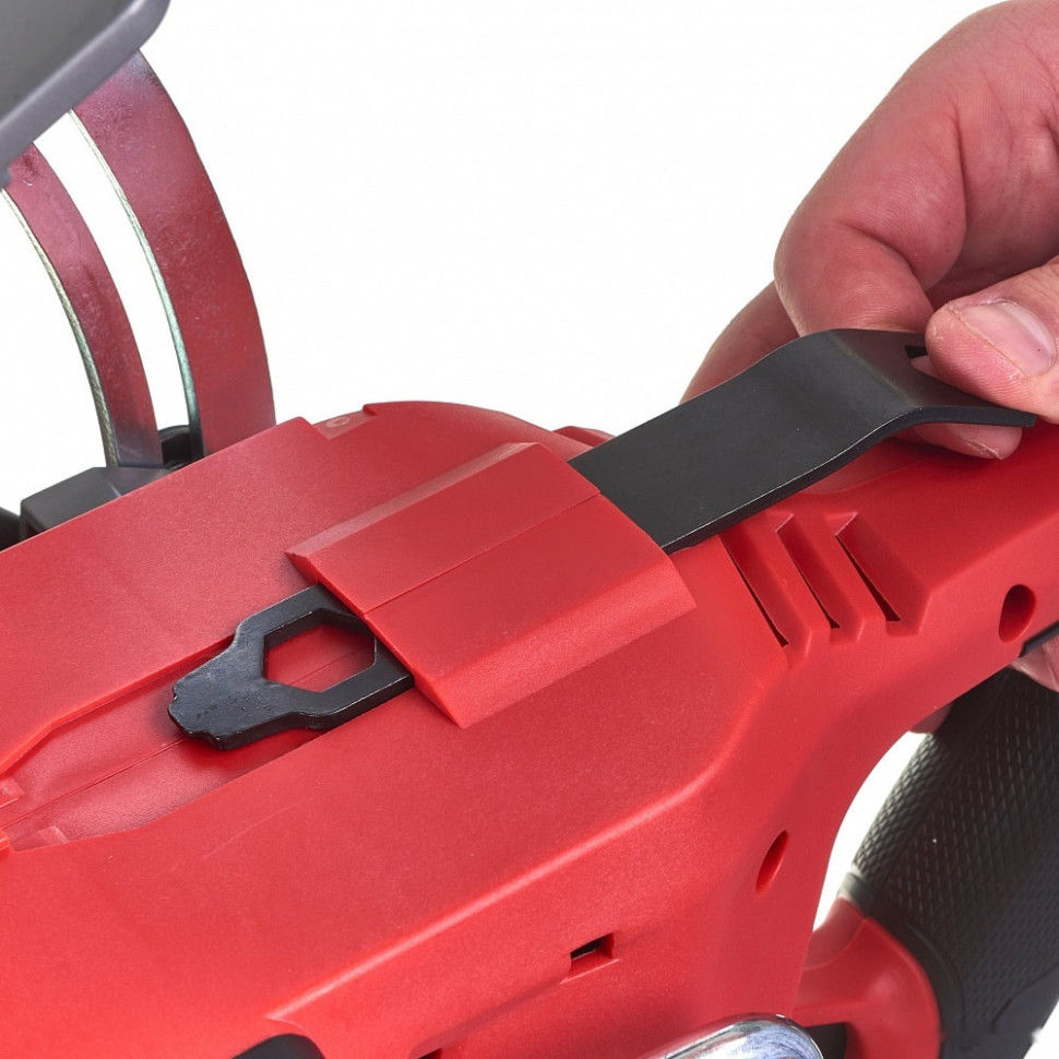 Дисковая (циркулярная) пила Milwaukee Fuel M18 FCSRH66-0 (без АКБ) Дисковая (циркулярная) пила Milwaukee Fuel M18 FCSRH66-0 (без АКБ)