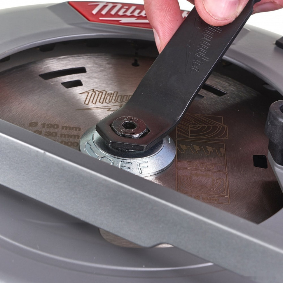 Дисковая (циркулярная) пила Milwaukee Fuel M18 FCSRH66-0 (без АКБ) Дисковая (циркулярная) пила Milwaukee Fuel M18 FCSRH66-0 (без АКБ)