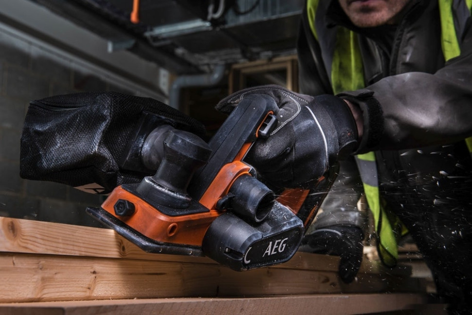 Электрорубанок AEG Powertools BHO18BL-0 4935464988 (без АКБ)