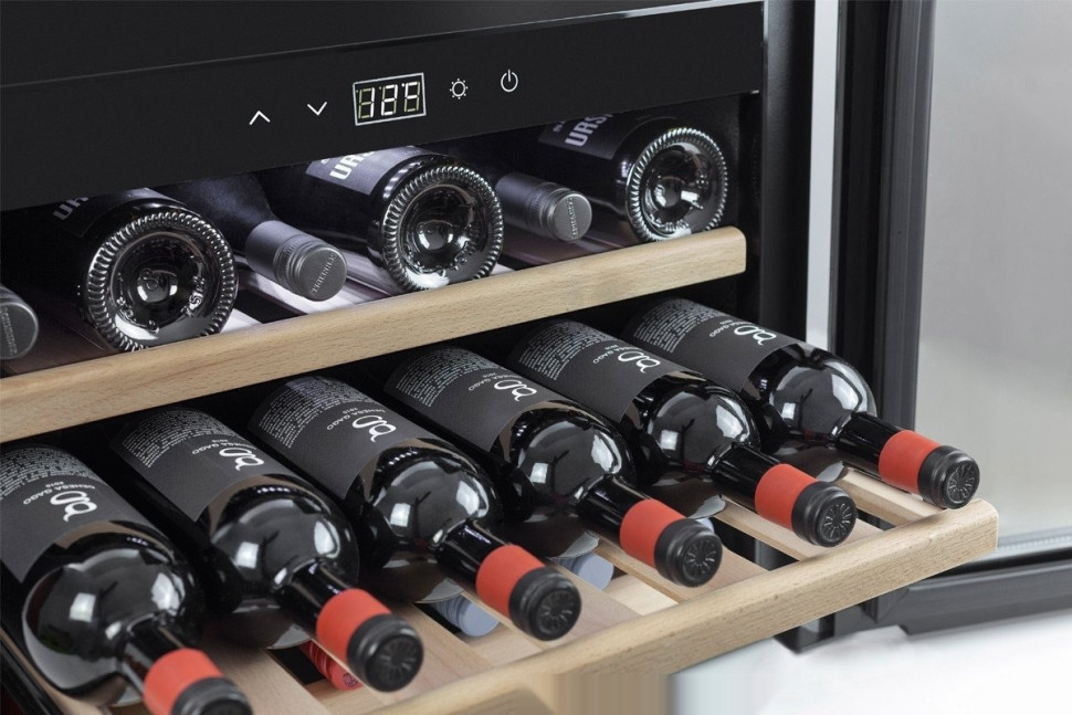 Винный шкаф Caso WineSafe 18 EB black