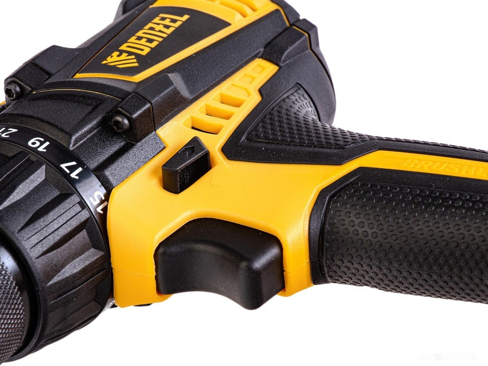 Дрель-шуруповерт Denzel BLDL-IB-IB-18-02 (с 2-мя АКБ, кейс) Дрель-шуруповерт Denzel BLDL-IB-IB-18-02 (с 2-мя АКБ, кейс)