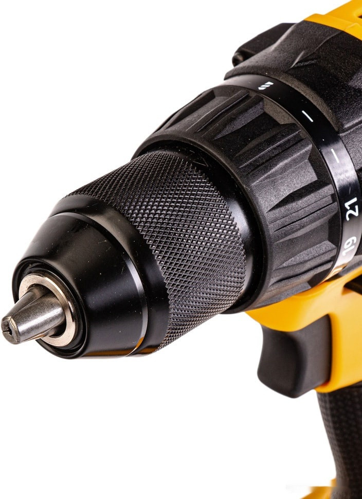 Дрель-шуруповерт Denzel BLDL-IB-IB-18-02 (с 2-мя АКБ, кейс) Дрель-шуруповерт Denzel BLDL-IB-IB-18-02 (с 2-мя АКБ, кейс)