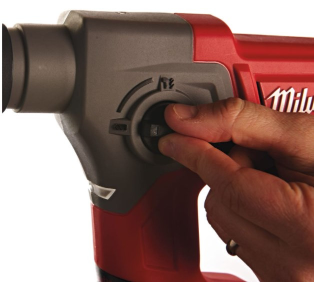 Перфоратор Milwaukee M12 CH-602X FUEL 4933451510 (с 2-мя АКБ, кейс) Перфоратор Milwaukee M12 CH-602X FUEL 4933451510 (с 2-мя АКБ, кейс)