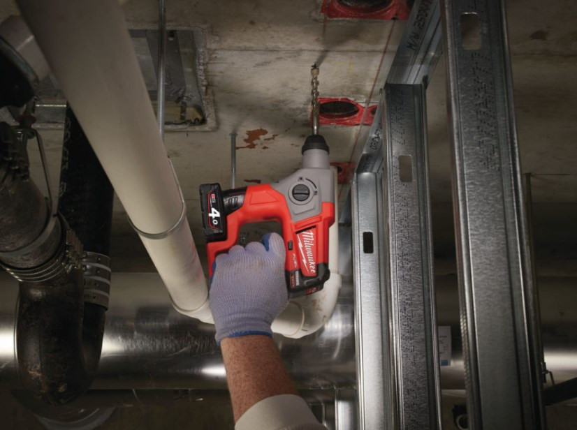 Перфоратор Milwaukee M12 CH-602X FUEL 4933451510 (с 2-мя АКБ, кейс) Перфоратор Milwaukee M12 CH-602X FUEL 4933451510 (с 2-мя АКБ, кейс)