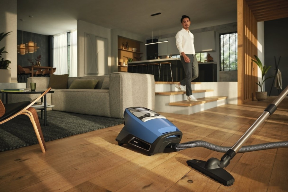 Пылесос Miele Blizzard CX1 Parquet SKCF5 (голубой) Пылесос Miele Blizzard CX1 Parquet SKCF5 (голубой)