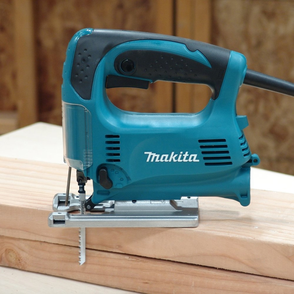 Лобзик Makita 4329