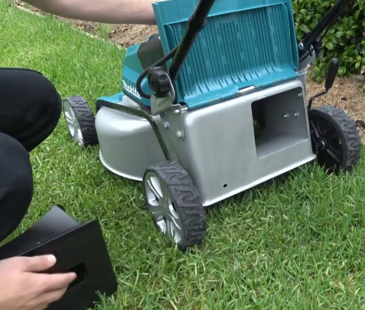 Аккумуляторная газонокосилка Makita DLM460Z Аккумуляторная газонокосилка Makita DLM460Z