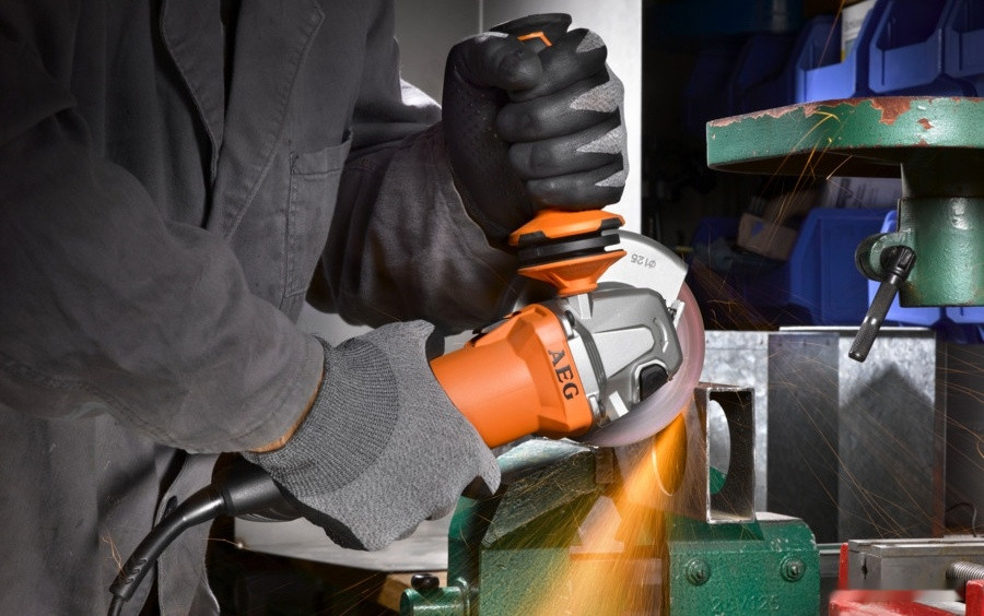 Угловая шлифмашина AEG Powertools WS12-125 S Угловая шлифмашина AEG Powertools WS12-125 S