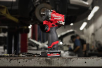 Гайковерт Milwaukee M12 FCIWF12G3-502X 4933493455 (с 2-мя АКБ, кейс)