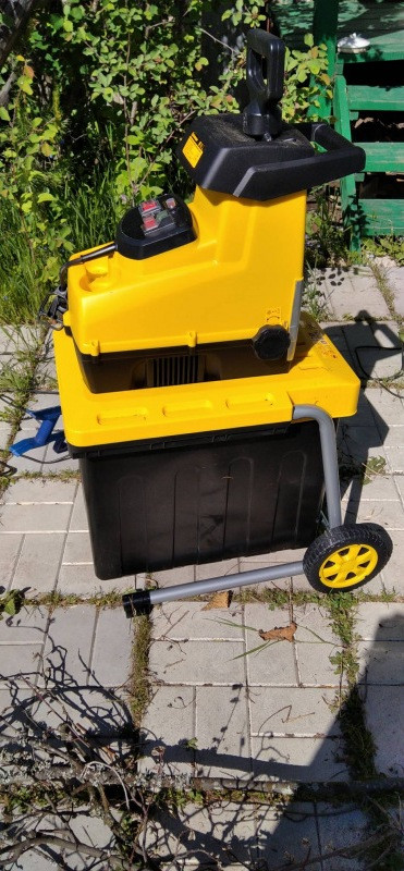 Электрический измельчитель Champion SH280 Электрический измельчитель Champion SH280