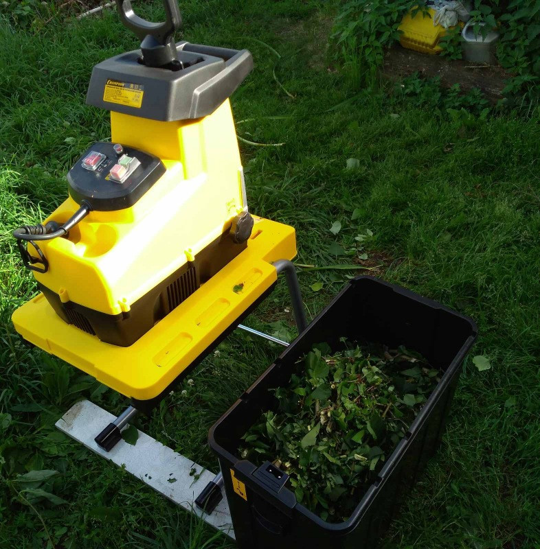 Электрический измельчитель Champion SH280 Электрический измельчитель Champion SH280