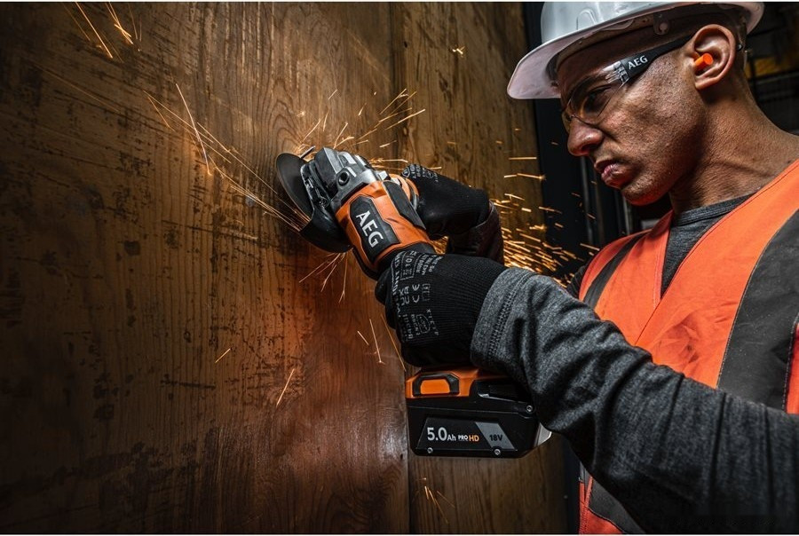 Угловая шлифмашина AEG Powertools BEWS 18-125BLPX2-0 4935480857 (без АКБ)