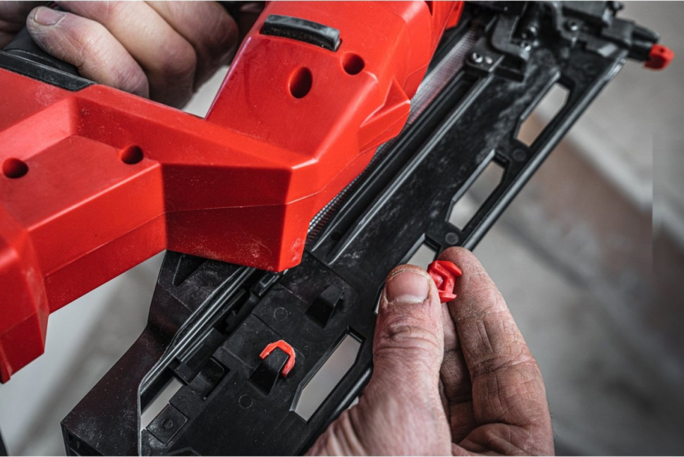 Milwaukee M18 FN16GA-202X Fuel 4933478092 (с 2-мя АКБ, кейс)