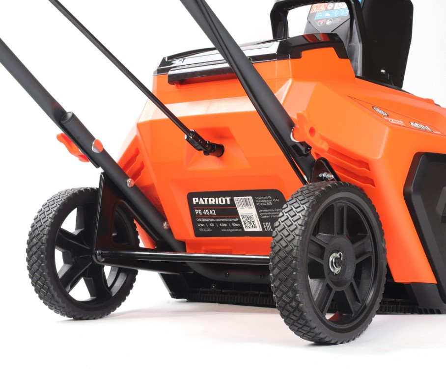 Снегоуборщик Patriot PE 4542 LCT (с 2-мя АКБ) Снегоуборщик Patriot PE 4542 LCT (с 2-мя АКБ)