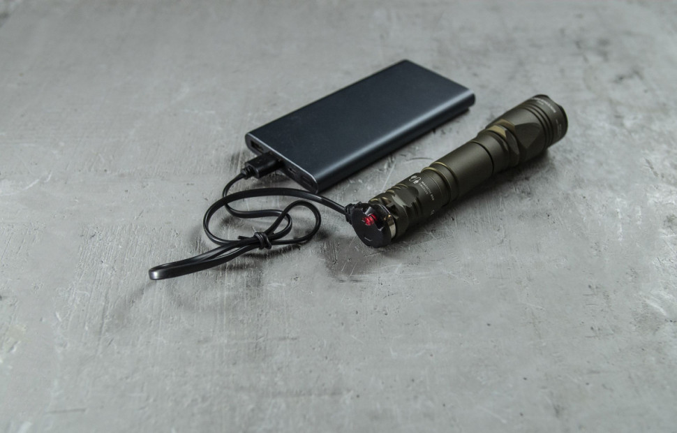 Фонарь Armytek Dobermann Pro Magnet USB Olive (теплый свет) Фонарь Armytek Dobermann Pro Magnet USB Olive (теплый свет)