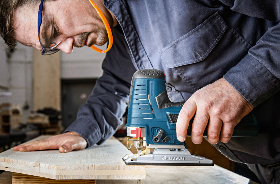 Лобзик Bosch GST 160 CE Лобзик Bosch GST 160 CE