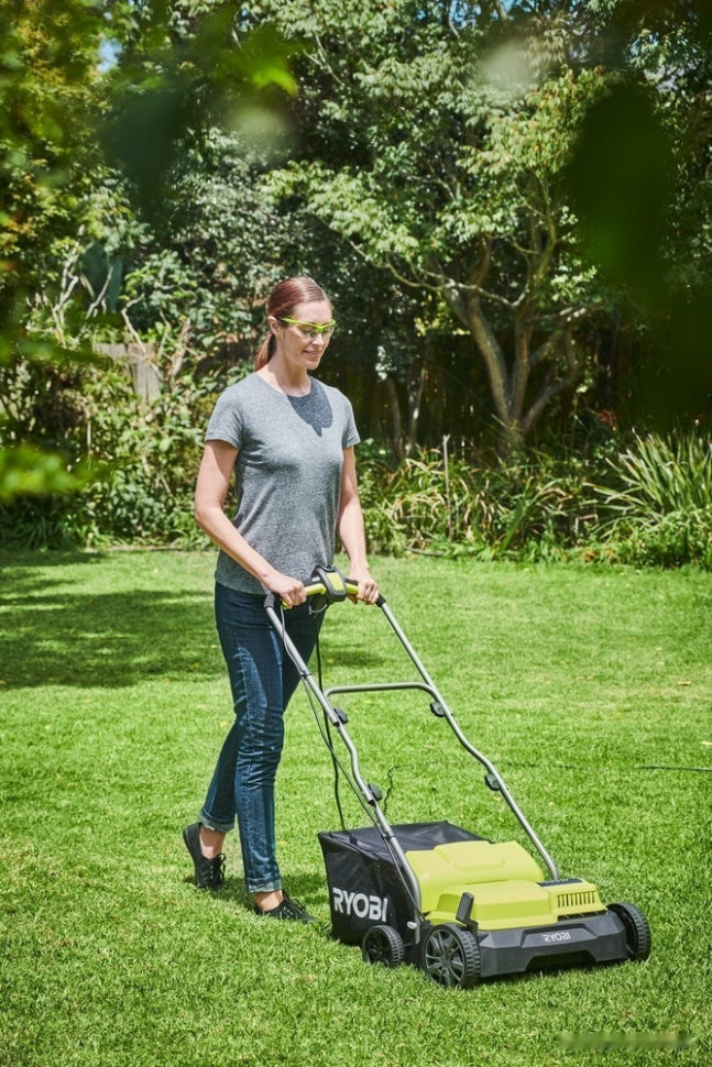 Скарификатор-аэратор Ryobi RY1400SF35B Скарификатор-аэратор Ryobi RY1400SF35B