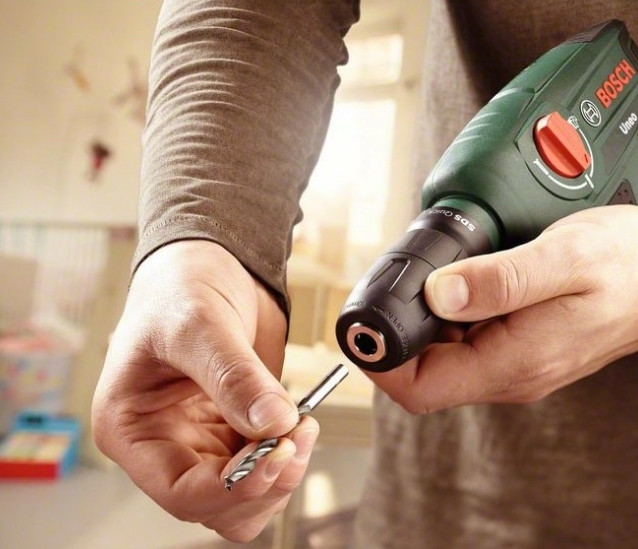 Перфоратор Bosch Uneo 0603984027 (с 1-м АКБ 12 V) Перфоратор Bosch Uneo 0603984027 (с 1-м АКБ 12 V)