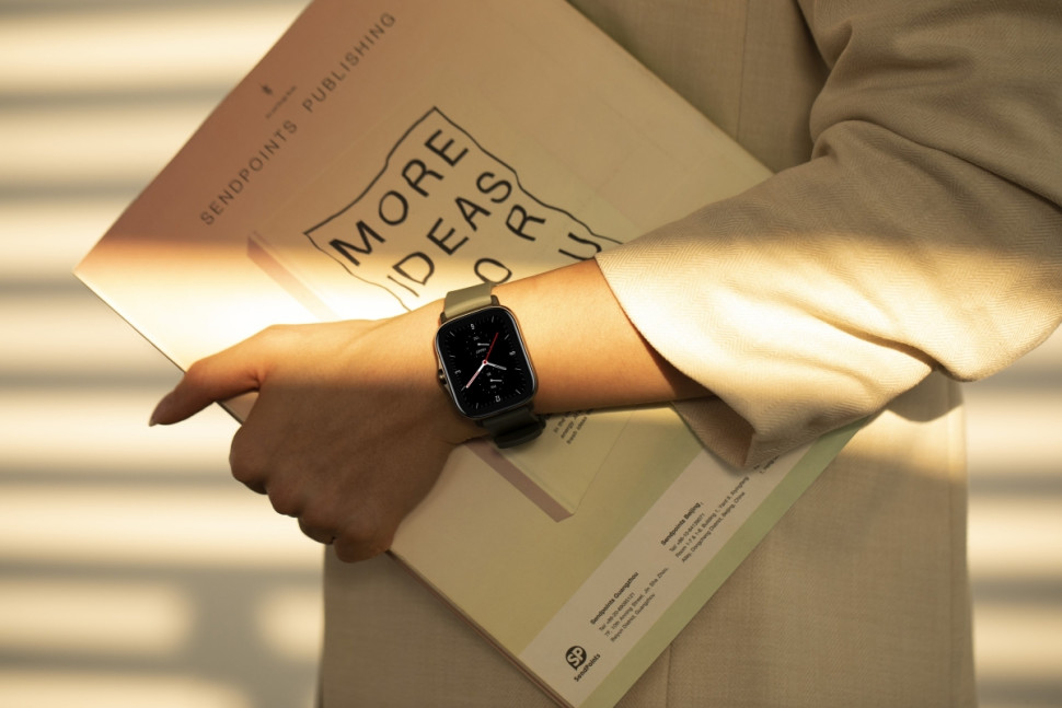 Умные часы Amazfit GTS 2e (зеленый мох) Умные часы Amazfit GTS 2e (зеленый мох)