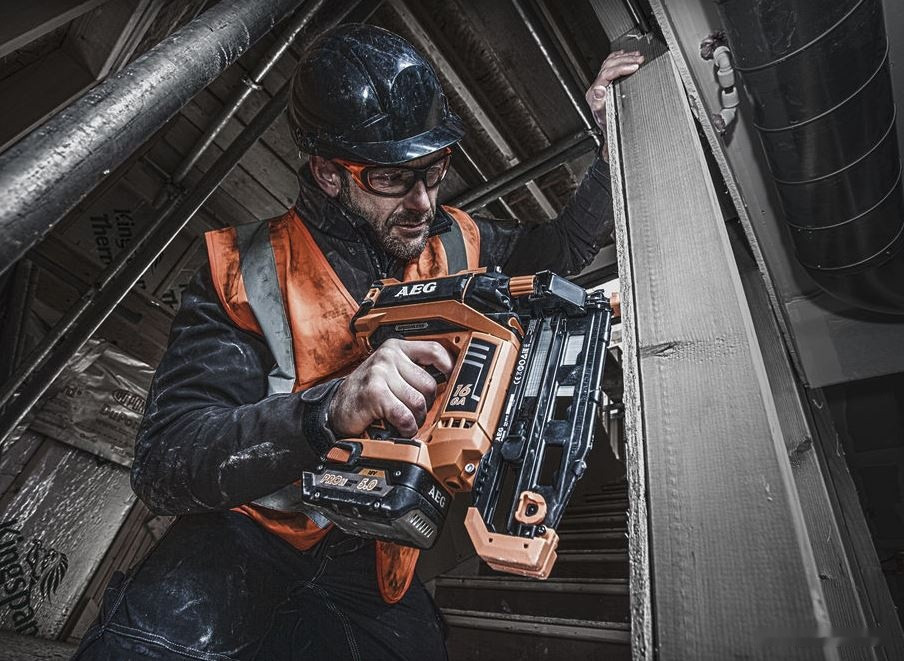 AEG Powertools B16N18-0 (без аккумулятора и ЗУ) AEG Powertools B16N18-0 (без аккумулятора и ЗУ)