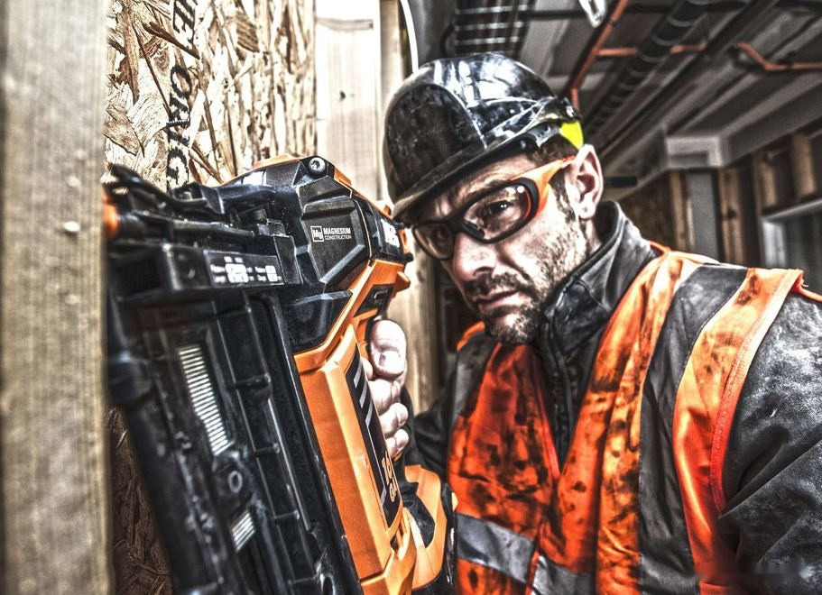 AEG Powertools B16N18-0 (без аккумулятора и ЗУ) AEG Powertools B16N18-0 (без аккумулятора и ЗУ)