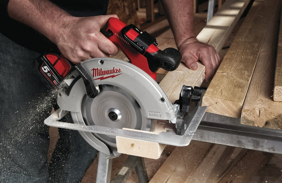 Дисковая (циркулярная) пила Milwaukee M18 BLCS66-0X (без АКБ)