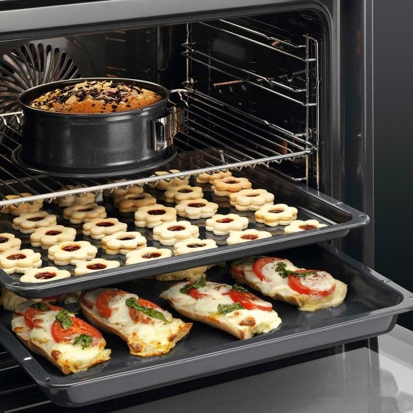 Духовой шкаф AEG BER352110M Духовой шкаф AEG BER352110M