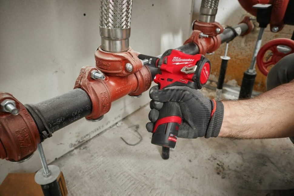 Аккумулятор для инструмента Milwaukee M12 M12HB2.5 4932480164 (12В/2.5 Ач) Аккумулятор для инструмента Milwaukee M12 M12HB2.5 4932480164 (12В/2.5 Ач)