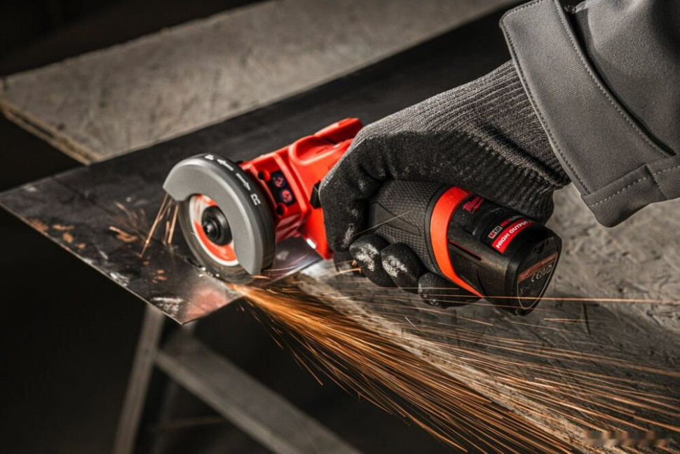 Аккумулятор для инструмента Milwaukee M12 M12HB2.5 4932480164 (12В/2.5 Ач) Аккумулятор для инструмента Milwaukee M12 M12HB2.5 4932480164 (12В/2.5 Ач)