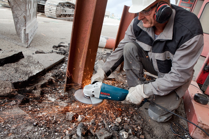 Угловая шлифмашина Bosch GWS 24-230 JH Professional Угловая шлифмашина Bosch GWS 24-230 JH Professional