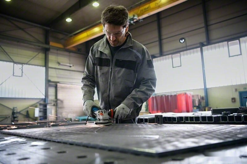 Угловая шлифмашина Bosch GWS 17-125 S Professional 06017D0300 Угловая шлифмашина Bosch GWS 17-125 S Professional 06017D0300