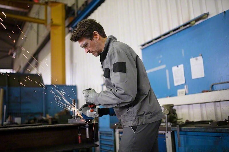 Угловая шлифмашина Bosch GWS 17-125 S Professional 06017D0300 Угловая шлифмашина Bosch GWS 17-125 S Professional 06017D0300