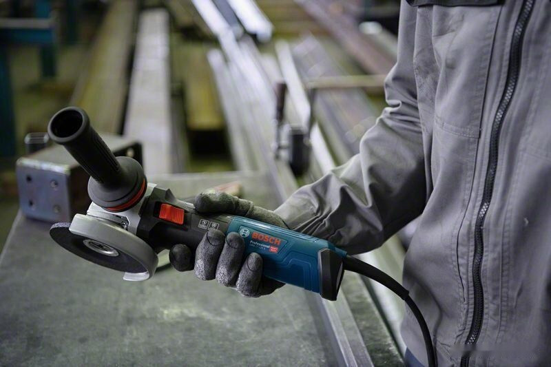 Угловая шлифмашина Bosch GWS 17-125 S Professional 06017D0300 Угловая шлифмашина Bosch GWS 17-125 S Professional 06017D0300