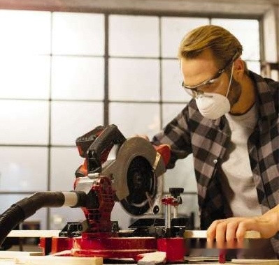 Торцовочная пила Einhell TE-MS 18/210 Li-Solo (без АКБ) Торцовочная пила Einhell TE-MS 18/210 Li-Solo (без АКБ)