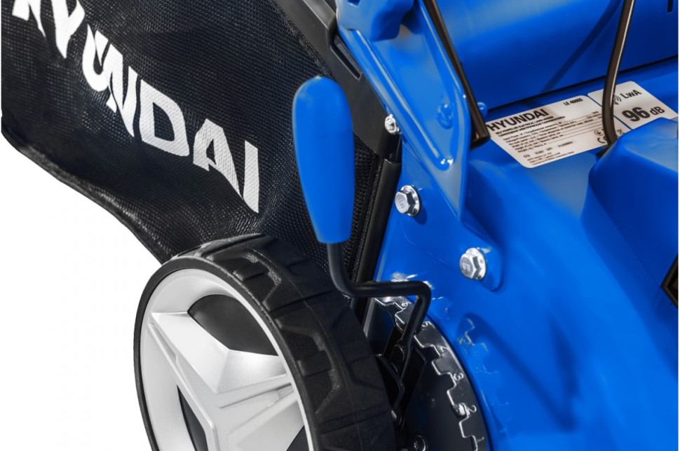 Электрическая газонокосилка Hyundai LE 4600S Электрическая газонокосилка Hyundai LE 4600S